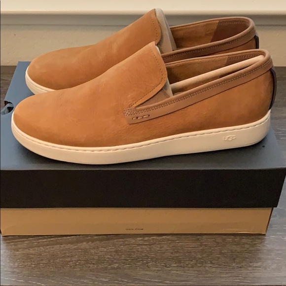 ugg pismo slip on